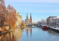 , Winterliches Straßburg mit Blick auf die St. Paul Kirche am Fluss., Winterliches Straßburg mit Blick auf die St. Paul Kirche.