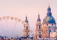 Budapest im Herbst: Riesenrad und St.-Stephans-Basilika.