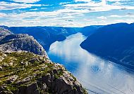 Atemberaubender Blick auf norwegischen Fjord bei Stavanger.