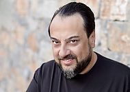 George Petean tritt am 21. Januar 2027 zusammen mit Anna Netrebko, Brian Jagde und der Philharmonie Baden-Baden im Mozartsaal des Rosengartens in Mannheim auf