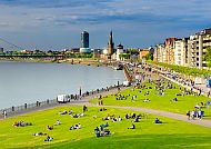 Die Rheinpromenade in Düsseldorf