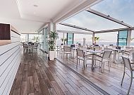 Hotel Dolmen, Cafe Delos Bar