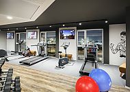 Holiday Inn HafenCity Hamburg, Fitness, Moderne Fitnessgeräte im Holiday Inn HafenCity Hamburg Fitnessraum., Modernes Fitnessstudio im Holiday Inn HafenCity Hamburg.