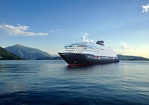 Luxus-Kreuzfahrt auf und ab durch die Adria mit Venedig Luxus-Kreuzfahrt auf und ab durch die Adria mit Venedig