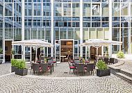 Park Inn by Radisson Dresden-Terrassen im Innenhof
