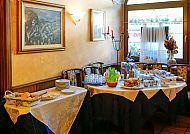 Hotel Aurora Frühstücksbereich