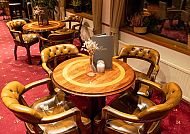 Lounge mit Bar