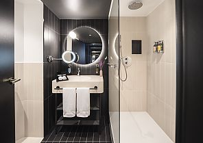 Hotel Am Konzerthaus, Zimmerbeispiel Bad