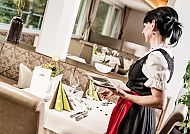 Hotel Astor Schenna, Restaurant, Stilvolle Restaurantatmosphäre im Astor Hotel Schenna.