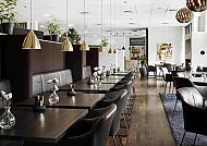 Comwell Hotel Holte, Restaurant, Elegantes Restaurant mit stilvollem, modernem Interieur., Elegantes Restaurant mit moderner Einrichtung und stilvollen Lampen.