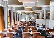 Comwell Hotel Rebild Bakker, Restaurant, Modernes Restaurant im Comwell Hotel Rebild Bakker, stilvolles Ambiente., Modernes Restaurant mit stilvollem Interieur und eleganter Beleuchtung.