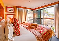 Kabinenbeispiel, Komfortable Kabine mit Panoramablick im 'Luxuslodges & 5* Schiff'., Luxuriöse Kabine mit Panoramablick bei Luxuslodges & 5* Schiff.