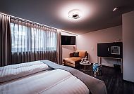 Hotel Panther´A, Zimmerbeispiel, Modernes Hotelzimmer im Hotel Panther´A mit gemütlicher Atmosphäre.