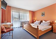 Gästehaus Iris, Gemütliches Zimmer im Gästehaus Iris, Dorfclub Bodenmais.