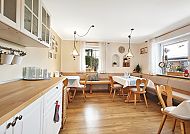 Pension Weigert, Gemütlicher Frühstücksraum im Dorfclub Bodenmais.