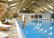 Eleganter Indoorpool im Hotel Bianca, Eleganter Indoorpool im Hotel Bianca, Montenegro., Eleganter Indoorpool im 4*-Hotel Montenegro.