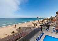 Meerblick vom Hotel Peñíscola Palace mit Strand und Pool