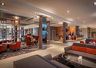 Moderne Lobby des Clayton Bristol, stilvoll und einladend