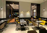 Modernes Hotelrestaurant mit stilvollem Ambiente