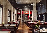 Elegantes Restaurant im AMERON Hamburg Hotel Speicherstadt.