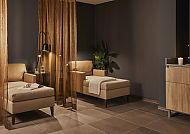 Eleganter Ruheraum im Crown Plaza Hamburg, entspannende Atmosphäre.