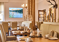 Gemütliches Frühstück im Hotel Vier Jahreszeiten.