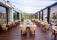 Hotel Victoriya Restaurant, Modernes Restaurant im Hotel Victoriya mit eleganter Einrichtung., Modernes Restaurant im Hotel Victoriya mit stilvollem Ambiente.