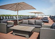 , Entspanntes Sonnendeck auf der MS ROUSSE PRESTIGE Kreuzfahrt.
