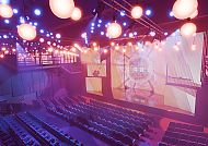 Innenraum Artistical Groove, Modernes Theaterambiente im GROOVE: Artistical-Theater Europas., Modernes, stimmungsvoll beleuchtetes Theater im GROOVE Hotel.