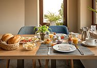 BE BIO - be natural, Frühstück, Einladendes Frühstück im Be Bio - be natural Hotel in Tönning., Gemütliches Frühstück im Be Bio - be natural Hotel in Tönning.