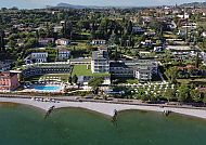 Hotel Casimiro Hotelansicht, Hotel Casimiro am Gardasee mit Pool und Strandansicht., Hotel Casimiro am Gardasee mit Pool und Strandansicht.