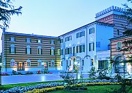 Verona Villa-Malaspina, Villa Malaspina in Verona, elegante Außenansicht bei Dämmerung.