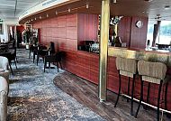 Elegante Bar an Bord der 'MS COMPASS OPERA'