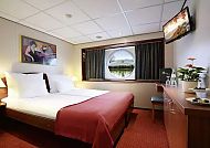 Kabinenbeispiel Mitteldeck mit großem Fenster