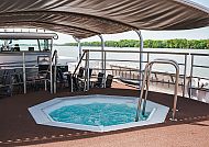 MS Rousse Prestige Sundeck, Entspannender Whirlpool auf dem Sundeck der MS Rousse Prestige.