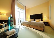 Resort Mark Brandenburg, Zimmerbeispiel, Elegantes Hotelzimmer im Resort Mark Brandenburg.