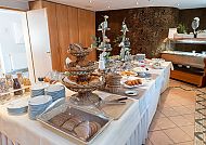 Art Hotel Aachen, Kulinarik, Elegantes Frühstücksbuffet im Art Hotel Aachen.