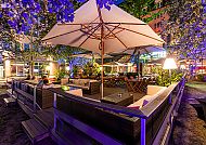 Terrasse am Abend Pentahotel Leipzig, Gemütliche Abendstimmung auf der Terrasse des Pentahotel Leipzig., Gemütliche Abendstimmung auf der Terrasse des Pentahotel Leipzig.
