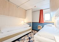 DFDS Fähren, Kabinenbeispiel, Helle, gemütliche Kabine auf einer DFDS Fähre mit zwei Betten.
