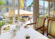 Villa Esplanade mit Aurora, Restaurant, Gemütliches Café-Ambiente in der Villa Esplanade.