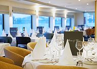 , Elegantes Restaurant auf der 'MS Lisabelle' mit stilvoller Deko.