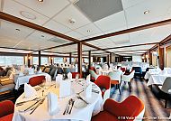 MS VistaRio unterwegs auf dem Rhein, Elegantes Restaurant auf der MS VISTARIO, stilvoll gedeckte Tische., Elegantes Restaurant auf der MS VISTARIO mit stilvollem Ambiente.