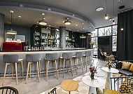 NH Hotel Berlin Alexanderplatz, Bar, Moderne Bar im NH Hotel Berlin Alexanderplatz.