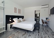 Hotel Le Neliö, Doppelzimmer, Modernes Doppelzimmer im Hotel Le Néliö Aix-les-Milles.