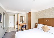Mercure Maidstone Great Danes Hotel Beispielzimmer, Helles, modernes Hotelzimmer im Mercure Maidstone Great Danes Hotel.