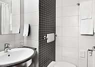 Hotel TRYP by Wyndham Lübeck Aquamarin, Zimmerbeispiel Bad