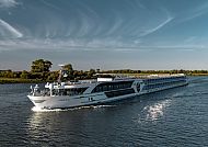 MS ANNIKA, Kreuzfahrt auf der MS ANNIKA bei strahlendem Sonnenschein.