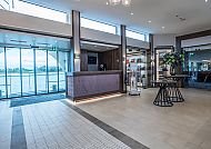 MS ANNIKA, Lobby, Elegante Lobby der MS ANNIKA mit modernen Designelementen.