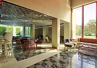 Hotel Sarovar Premiere, Lobbybereich, Elegante Lobby im Hotel Sarovar Premiere mit stilvollem Design.