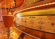 Vinothek, Elegante Vinothek auf der AIDAmar mit stilvollem Design., Elegante Vinothek auf der AIDAmar mit stilvollem Interieur.